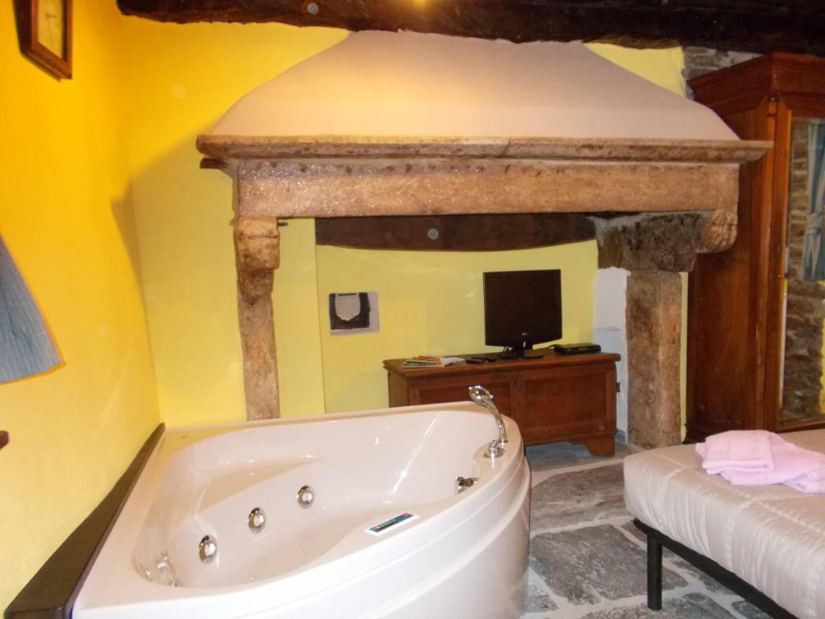 Il Borgo Di Monica Villa Domodossola Exterior photo